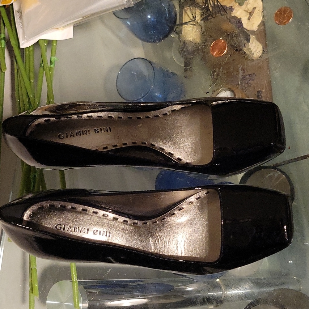 High heel shoe